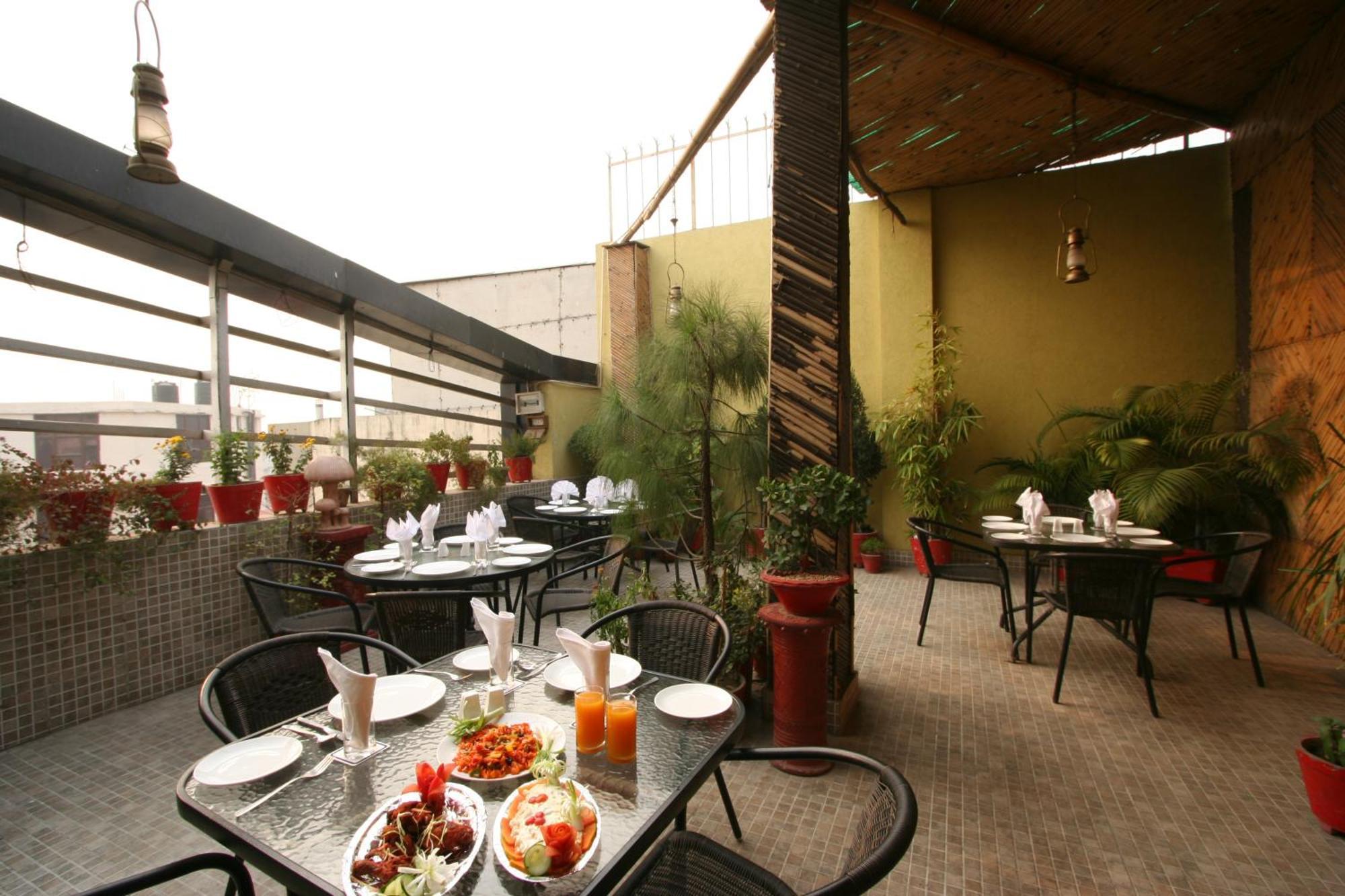 Hotel Kingston Park - Karol Bagh Delhi Dış mekan fotoğraf