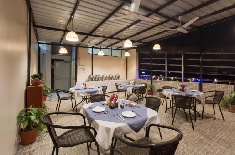 Hotel Kingston Park - Karol Bagh Delhi Dış mekan fotoğraf