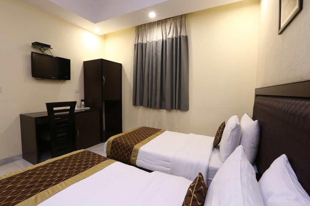 Hotel Kingston Park - Karol Bagh Delhi Dış mekan fotoğraf