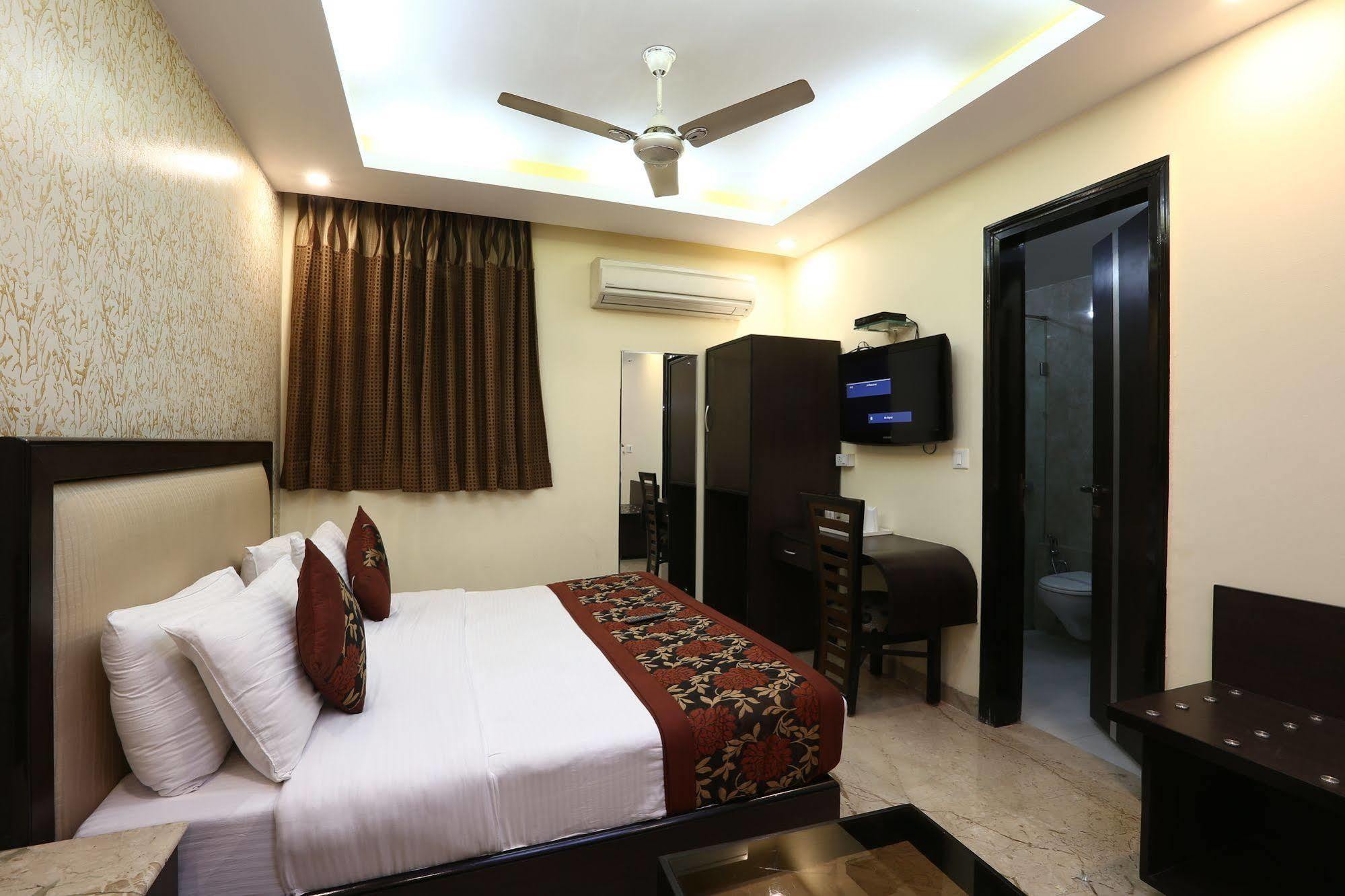 Hotel Kingston Park - Karol Bagh Delhi Dış mekan fotoğraf