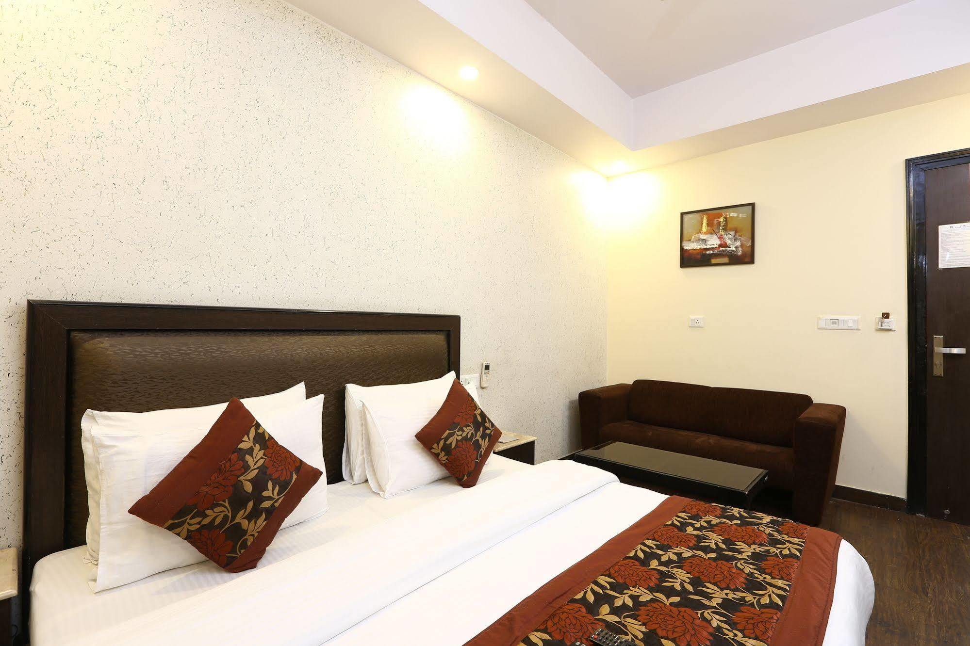 Hotel Kingston Park - Karol Bagh Delhi Dış mekan fotoğraf