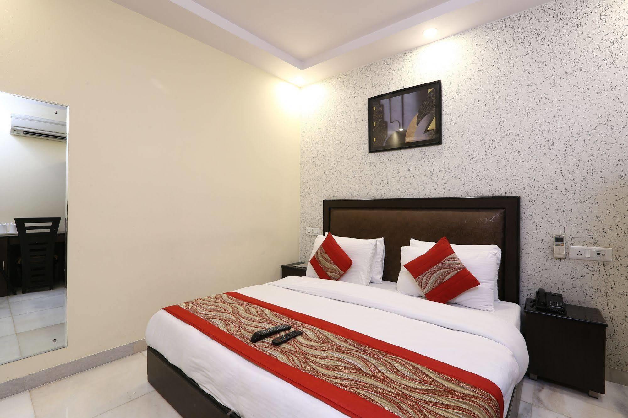 Hotel Kingston Park - Karol Bagh Delhi Dış mekan fotoğraf