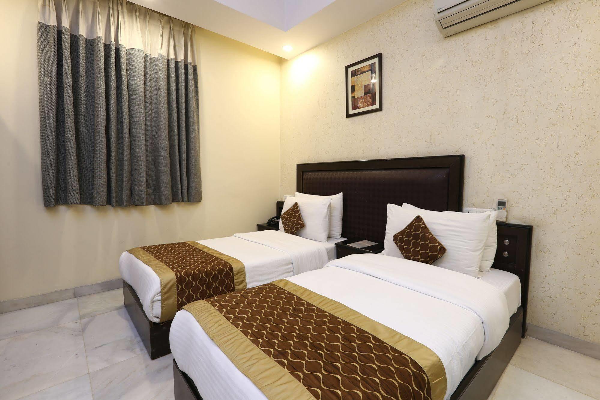 Hotel Kingston Park - Karol Bagh Delhi Dış mekan fotoğraf